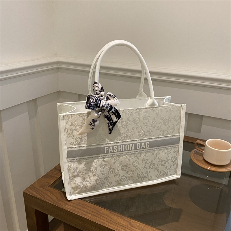 กระเป๋าโท้ทผู้หญิงสุดหรู ดีไซน - Women Bags On Sale บทวิจารณ์และราคา