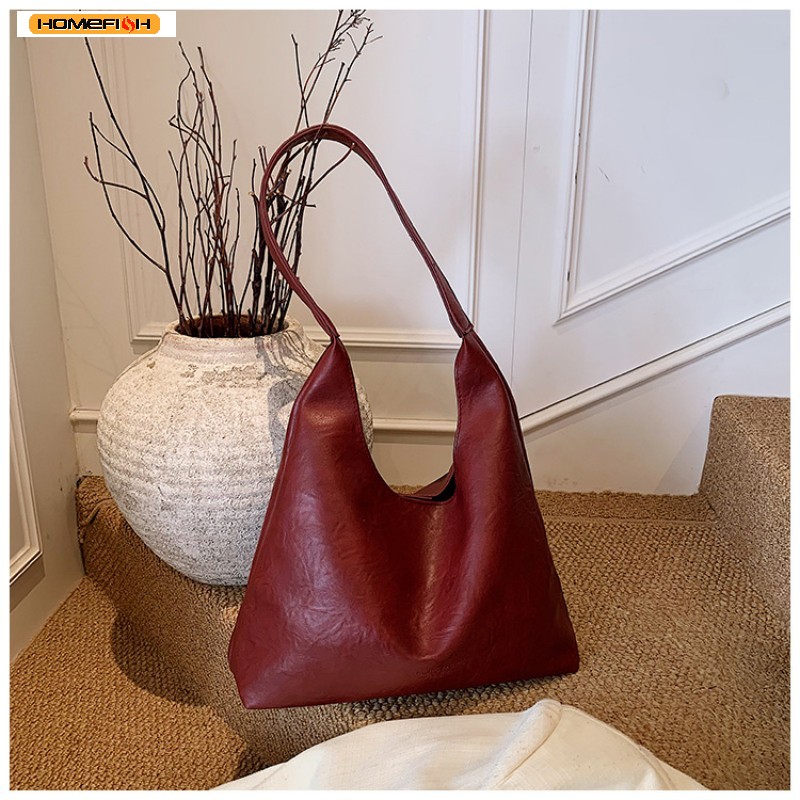 กระเป๋าสะพายไหล่ผู้หญิงทรงเรโท - Women Bags 2026 Trends บทวิจารณ์และราคา