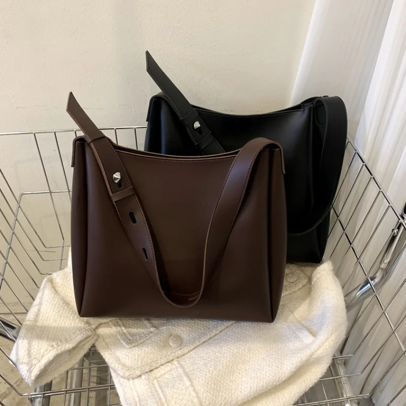 กระเป๋าหนังแฟชั่นสำหรับผู้หญิง - Women Bags 2026 Trends บทวิจารณ์และราคา