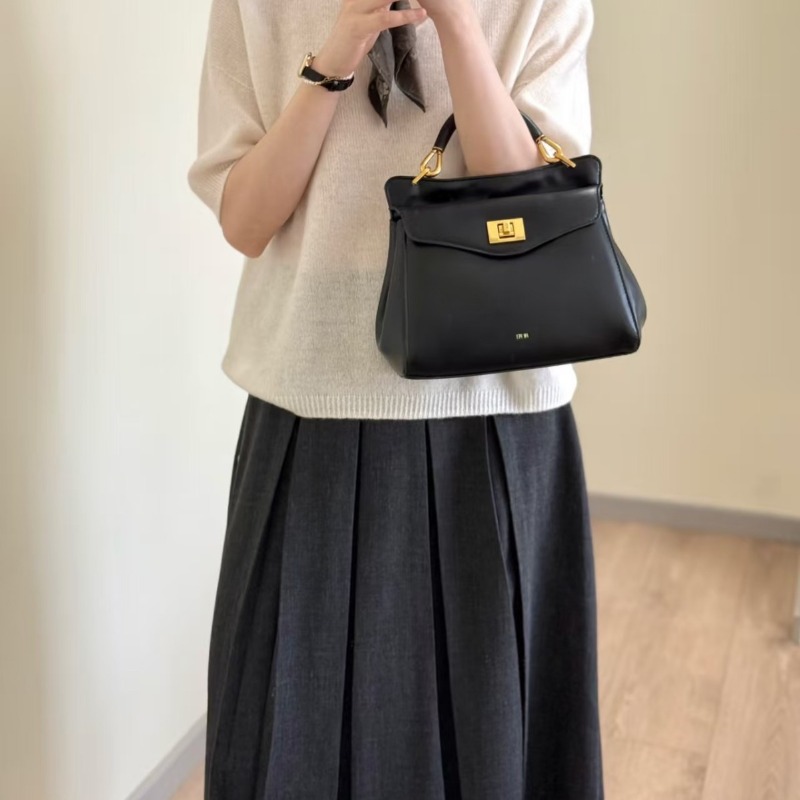 กระเป๋าสะพายข้างผู้หญิง Lucia  - Women Bags 2026 Trends บทวิจารณ์และราคา